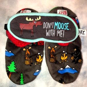 Lazy One Don’t Moose With Me Campfire Sleep Blindfold Slipper Socks Set
